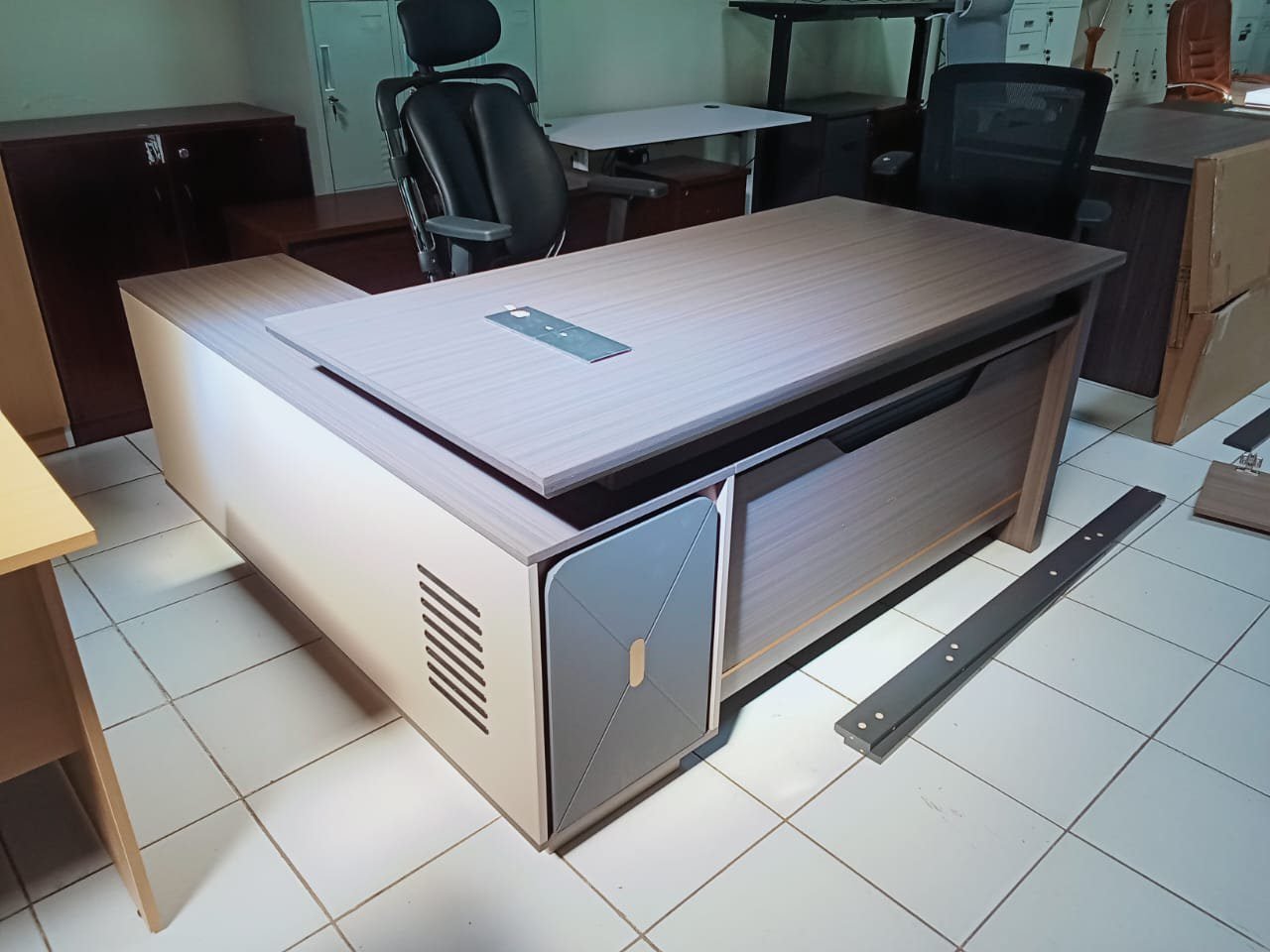 Second image of Biston-1.6m- Executive Desk