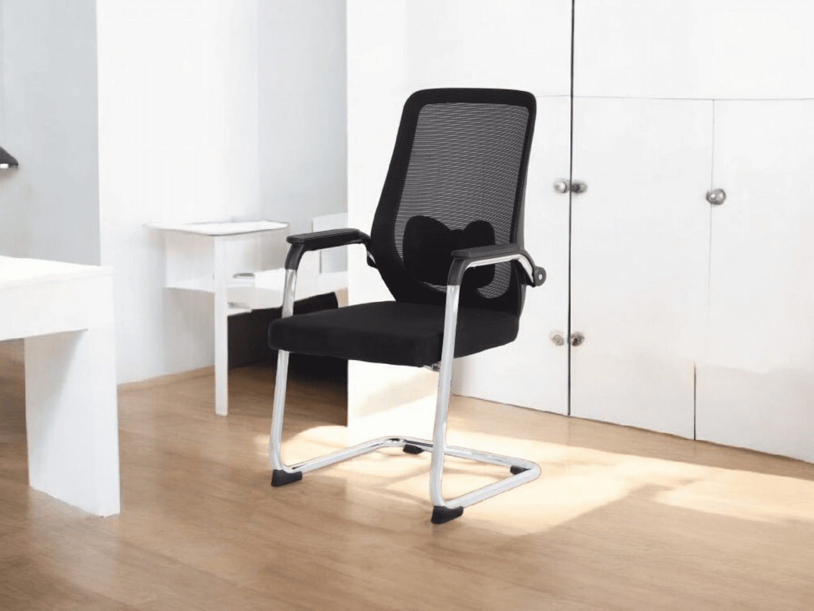 Second image of Muva–Visitor Chair