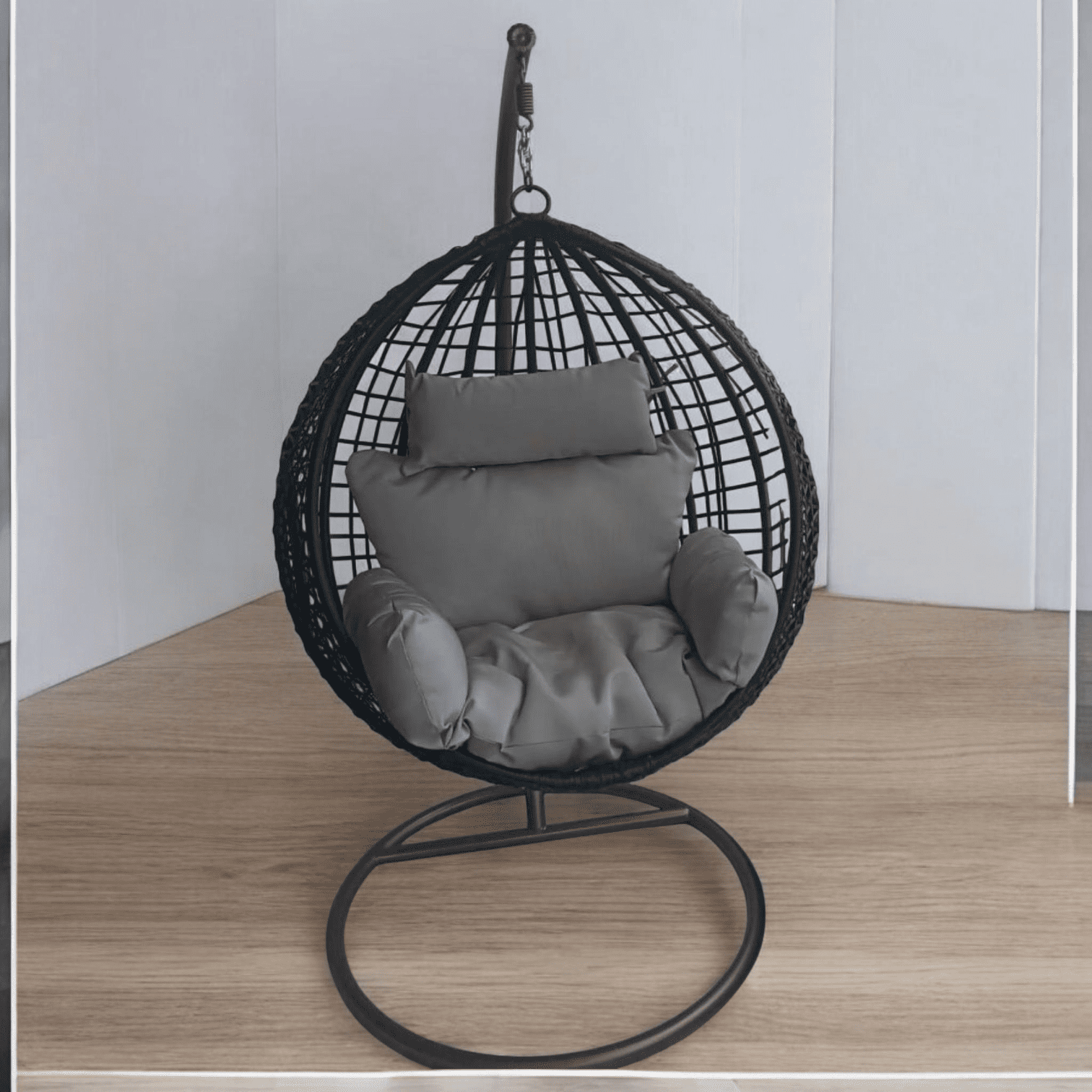 Garden Chill Outdoor Swing (Black)