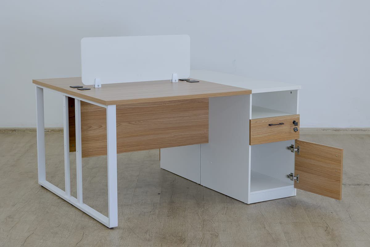 Second image of Platinum Pod-2 Way Workstation